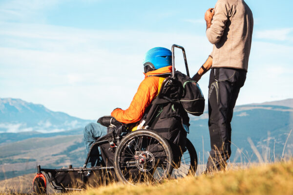 France - Targasonne - 2024-09-05 - Stage de parapente en fauteuil roulant. Photographies de Jonathan Cathala / Collectif DR -- France - Targasonne - 2024-09-05 - Paragliding course for wheelchair users. Photographs by Jonathan Cathala / Collectif DR