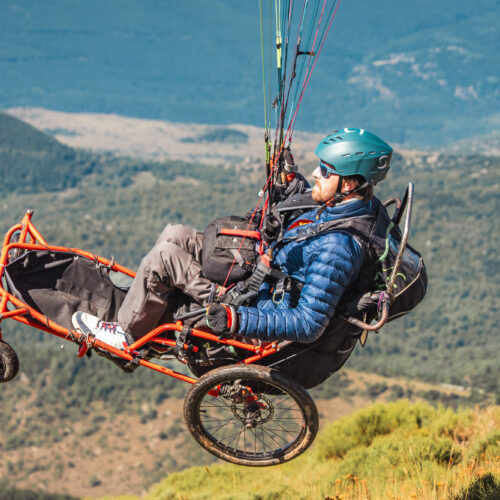 Tous égaux dans les airs – handi parapente