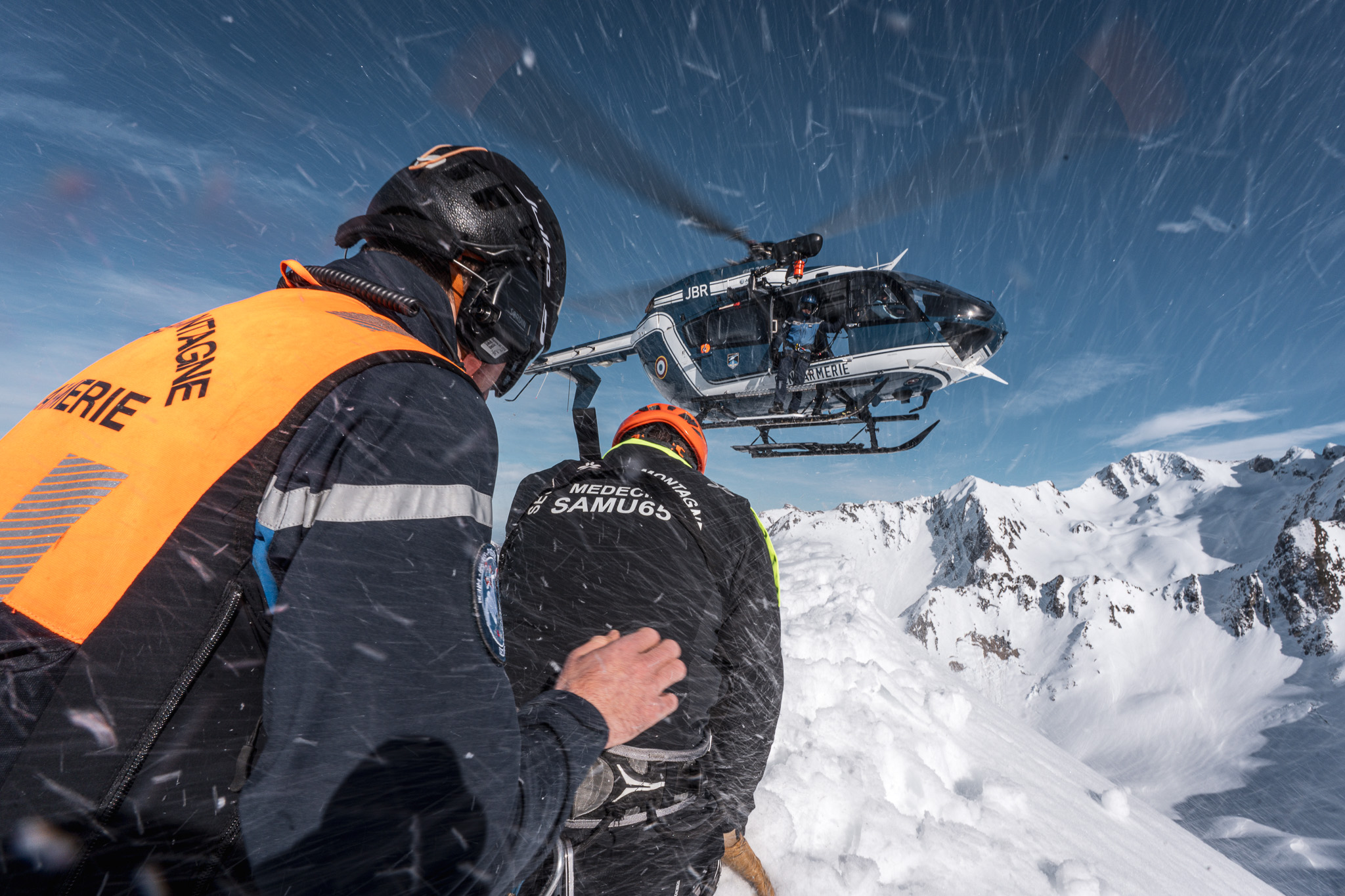 Intervention du PGHM 65 en hiver dans les Pyrénées. Reportage J Cathala